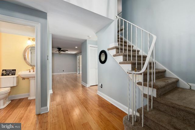 9 FOREST HILL DR, Cherry Hill, NJ 08003