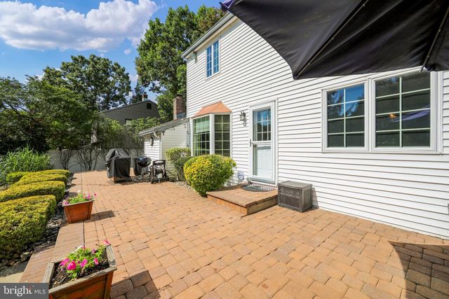 9 FOREST HILL DR, Cherry Hill, NJ 08003