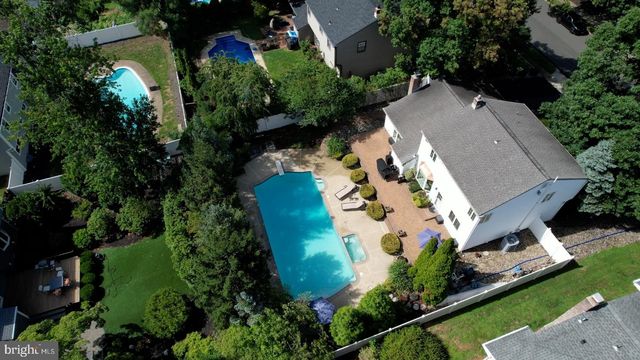 9 FOREST HILL DR, Cherry Hill, NJ 08003