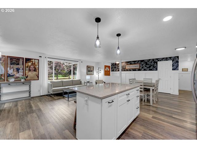 2278 ROSE BLOSSOM Dr, Springfield, OR 97477
