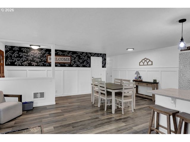 2278 ROSE BLOSSOM Dr, Springfield, OR 97477