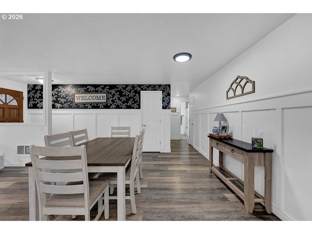 2278 ROSE BLOSSOM Dr, Springfield, OR 97477