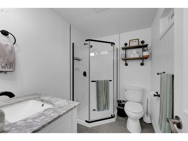 2278 ROSE BLOSSOM Dr, Springfield, OR 97477