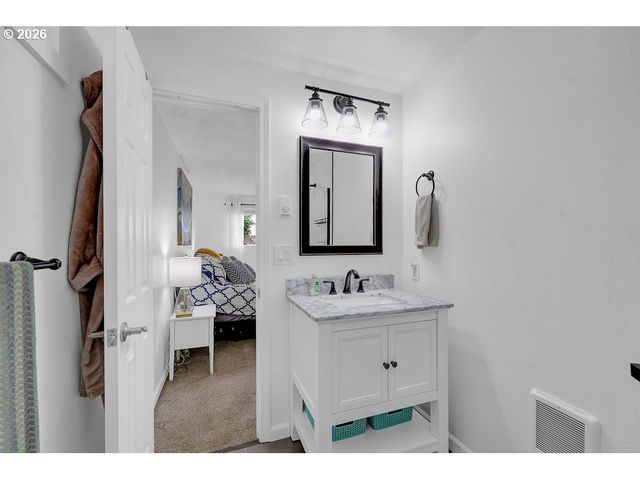 2278 ROSE BLOSSOM Dr, Springfield, OR 97477