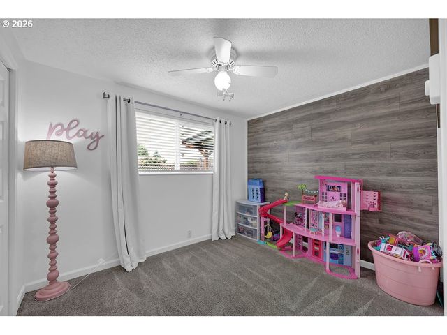 2278 ROSE BLOSSOM Dr, Springfield, OR 97477