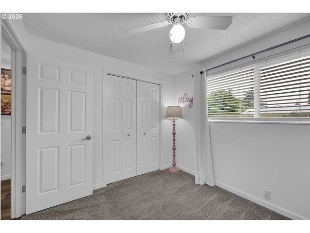 2278 ROSE BLOSSOM Dr, Springfield, OR 97477