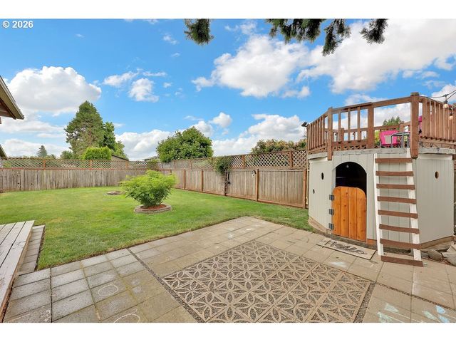 2278 ROSE BLOSSOM Dr, Springfield, OR 97477