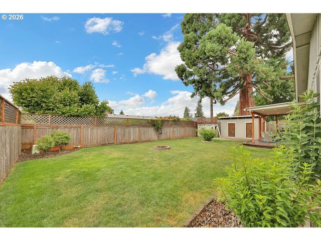 2278 ROSE BLOSSOM Dr, Springfield, OR 97477