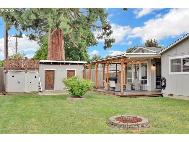 2278 ROSE BLOSSOM Dr, Springfield, OR 97477