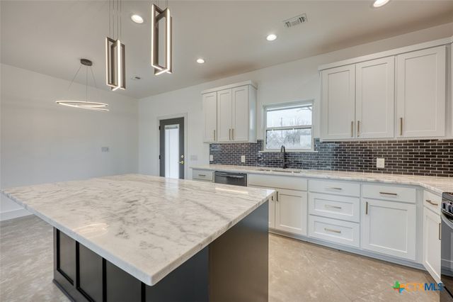 1501 Woodcrest Drive, Granite Shoals, TX 78654