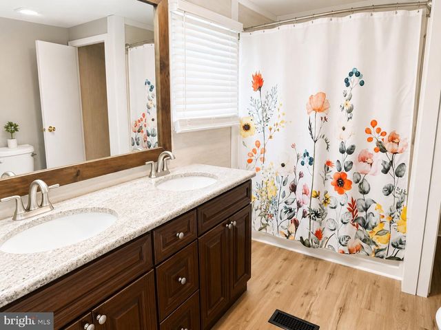 391 FANCY FILLY CIR, Martinsburg, WV 25403