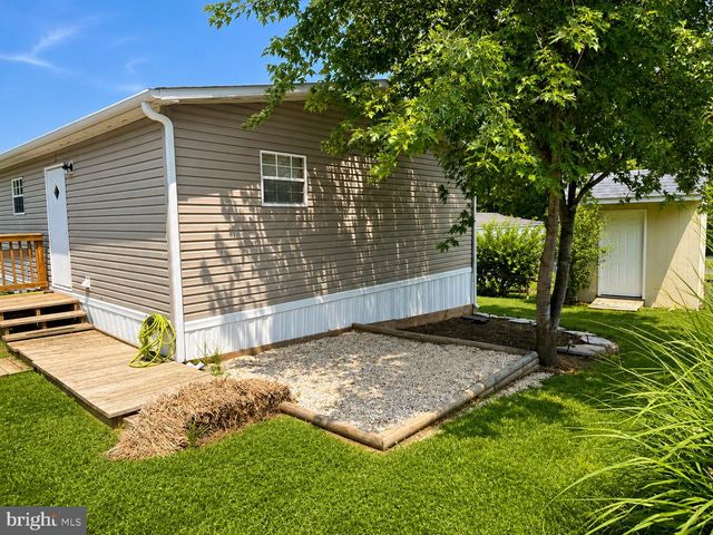 391 FANCY FILLY CIR, Martinsburg, WV 25403