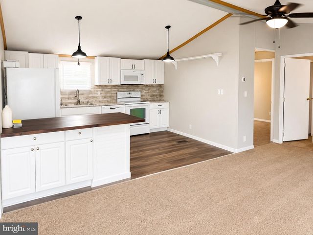 391 FANCY FILLY CIR, Martinsburg, WV 25403