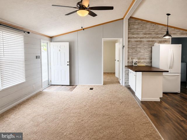 391 FANCY FILLY CIR, Martinsburg, WV 25403
