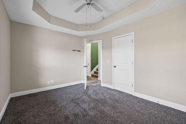 1132 Meachem Dr, Clarksville, TN 37042