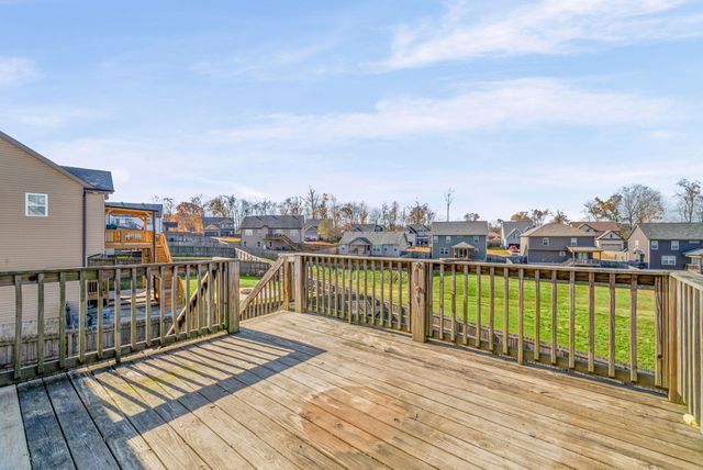 1132 Meachem Dr, Clarksville, TN 37042