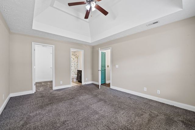 1132 Meachem Dr, Clarksville, TN 37042