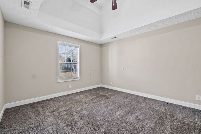 1132 Meachem Dr, Clarksville, TN 37042