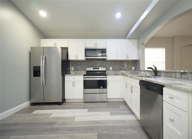 2416 E IDA STREET, Tampa, FL 33610