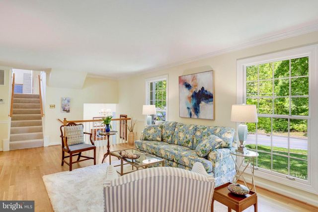 4007 WHISPERING LN, Annandale, VA 22003