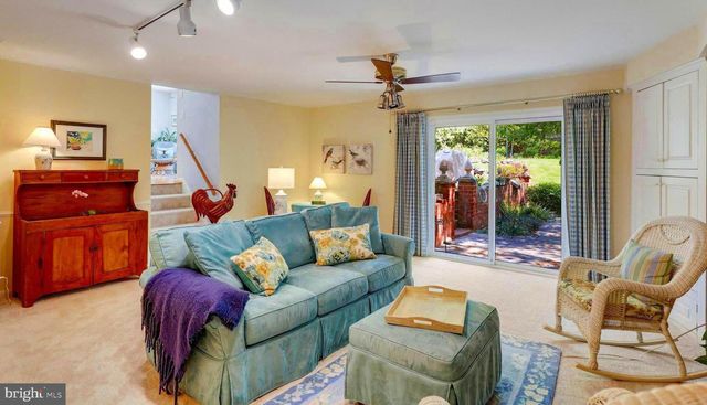 4007 WHISPERING LN, Annandale, VA 22003
