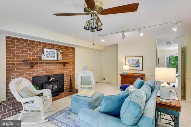 4007 WHISPERING LN, Annandale, VA 22003