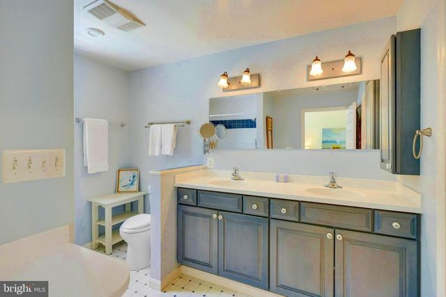 4007 WHISPERING LN, Annandale, VA 22003