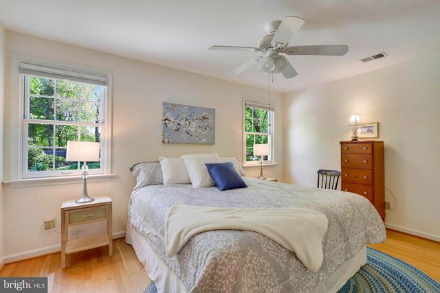 4007 WHISPERING LN, Annandale, VA 22003