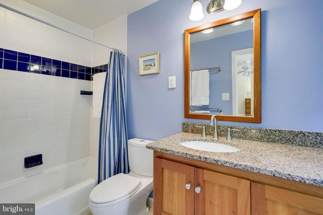 4007 WHISPERING LN, Annandale, VA 22003