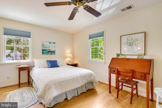 4007 WHISPERING LN, Annandale, VA 22003