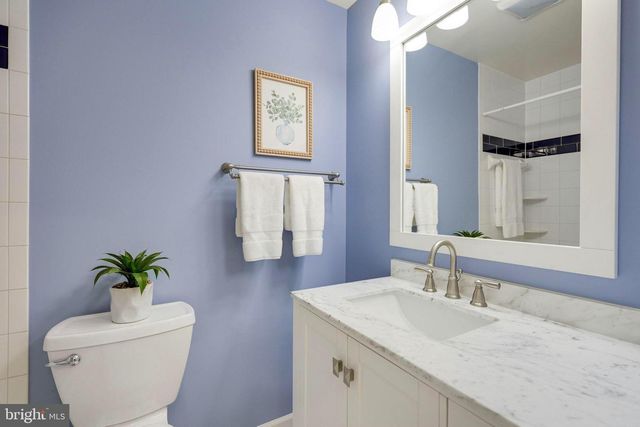 4007 WHISPERING LN, Annandale, VA 22003