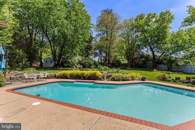 4007 WHISPERING LN, Annandale, VA 22003