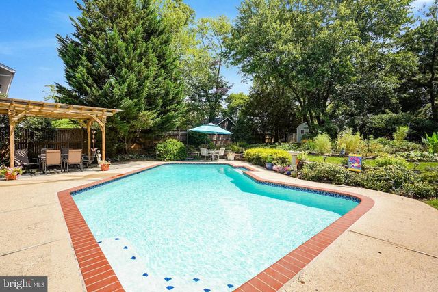 4007 WHISPERING LN, Annandale, VA 22003