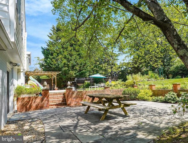 4007 WHISPERING LN, Annandale, VA 22003