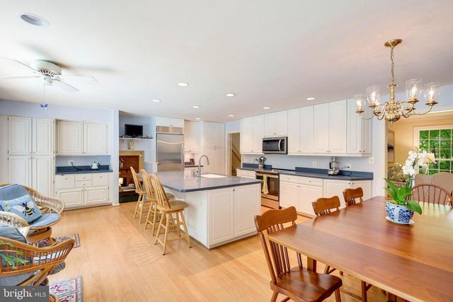 4007 WHISPERING LN, Annandale, VA 22003