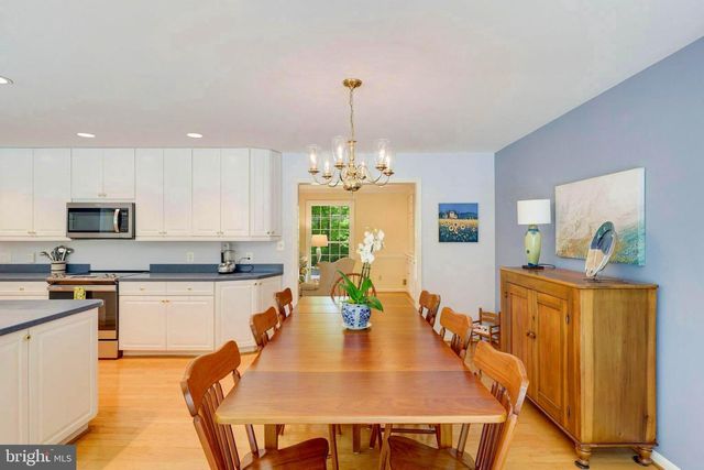 4007 WHISPERING LN, Annandale, VA 22003