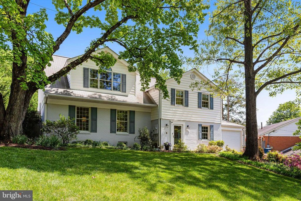 4007 WHISPERING LN, Annandale, VA 22003