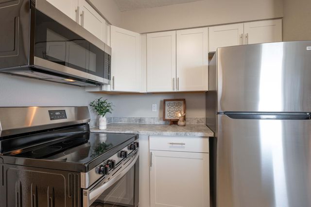 2900 Vista Del Rey NE UNIT 31A, Albuquerque, NM 87112