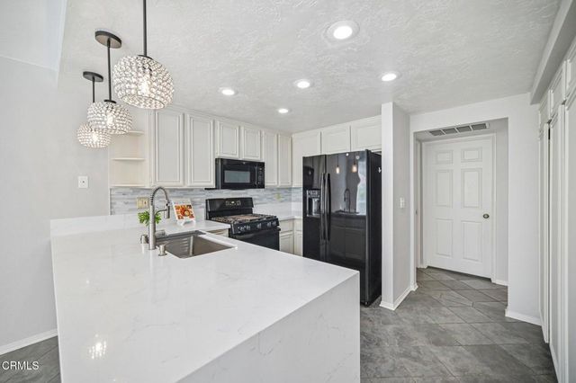 6056 Paseo Encantada, Camarillo, CA 93012