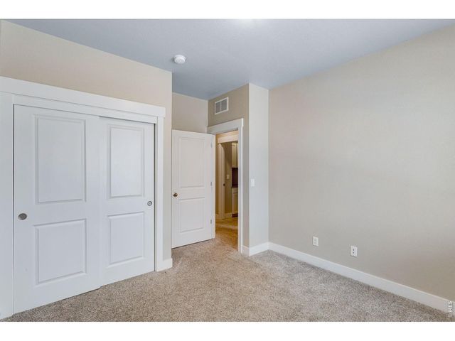4148 Greenhorn Dr, Loveland, CO 80538