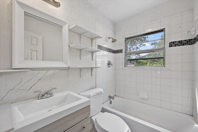 2045 Shea Road, Dallas, TX 75235