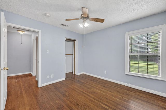 2045 Shea Road, Dallas, TX 75235
