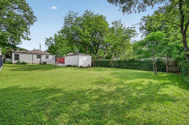 2045 Shea Road, Dallas, TX 75235