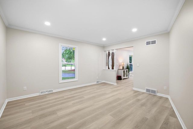 21195 Bramblewood TRAIL, Brookfield, WI 53045