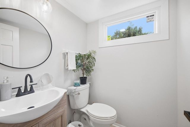 21195 Bramblewood TRAIL, Brookfield, WI 53045