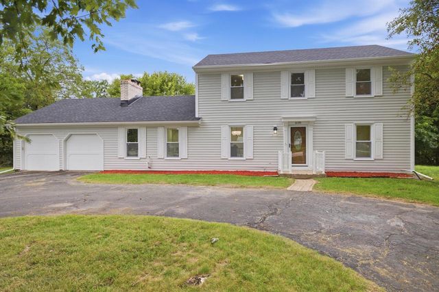 21195 Bramblewood TRAIL, Brookfield, WI 53045