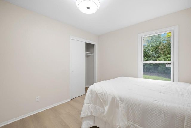 21195 Bramblewood TRAIL, Brookfield, WI 53045