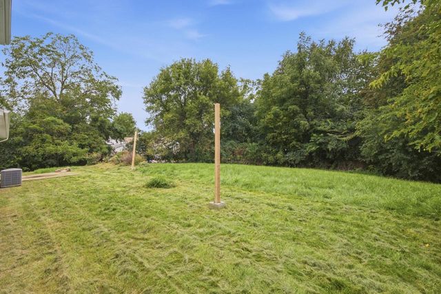 21195 Bramblewood TRAIL, Brookfield, WI 53045