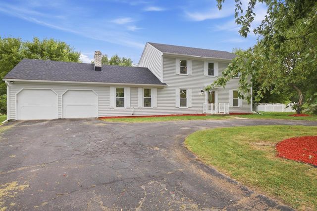 21195 Bramblewood TRAIL, Brookfield, WI 53045