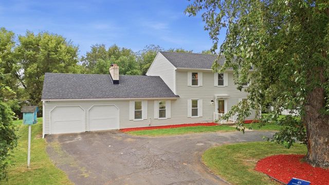 21195 Bramblewood TRAIL, Brookfield, WI 53045